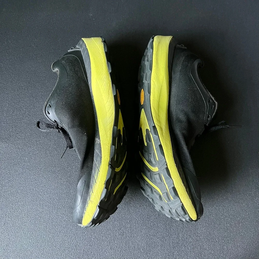 Topo Athletic MTN Racer 3 Mens 9.5 Trail Running Shoes Black Lime Vibram ZipFoam